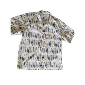 Columbia Men's Size Large Casual Outdoors SS Shirt Fishing Lures All Over Print